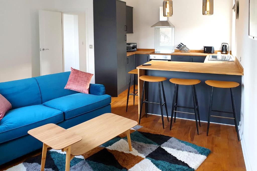 Salts House - Contemporary Apartments in Saltaire - Free On-Street Parking Image 1
