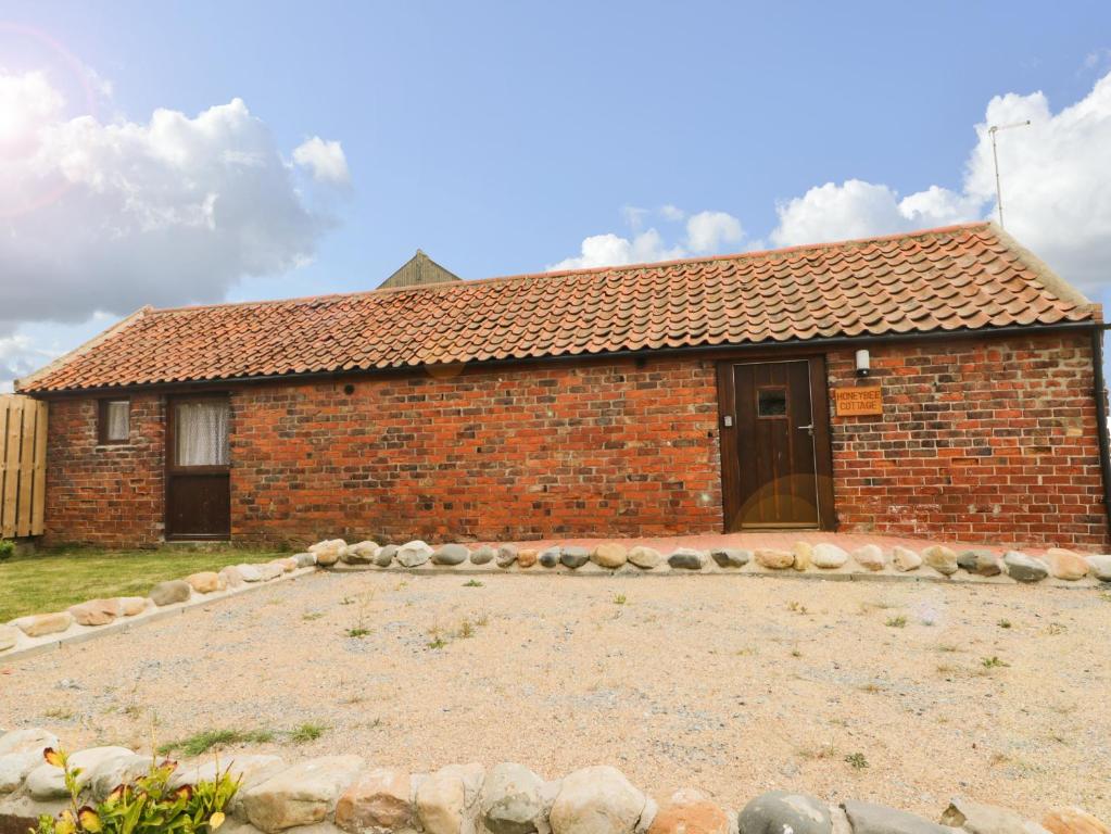 Honeybee Cottage Image 2