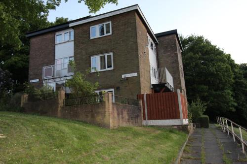 Green Hill Apartment Image 3