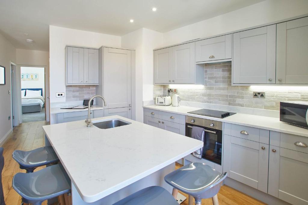 Host & Stay - The Birds Nest Apartment Image 5