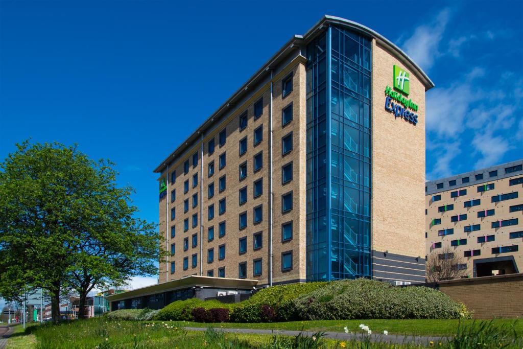 Holiday Inn Express Leeds City Centre, an IHG Hotel Image 1