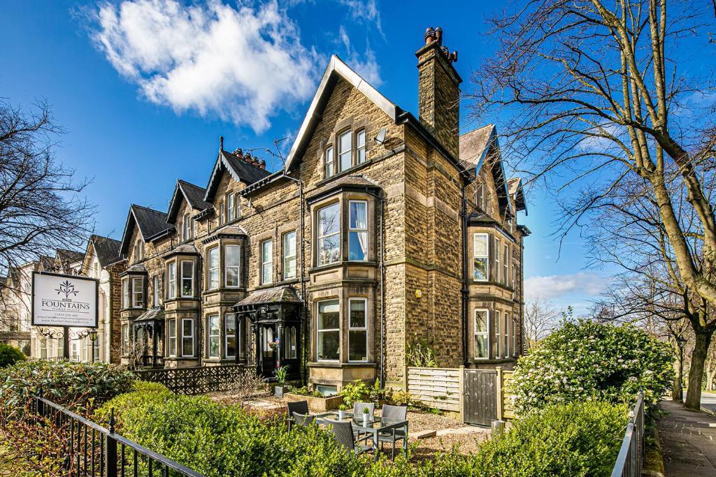 Fountains Guest House - Harrogate Stays Image 1