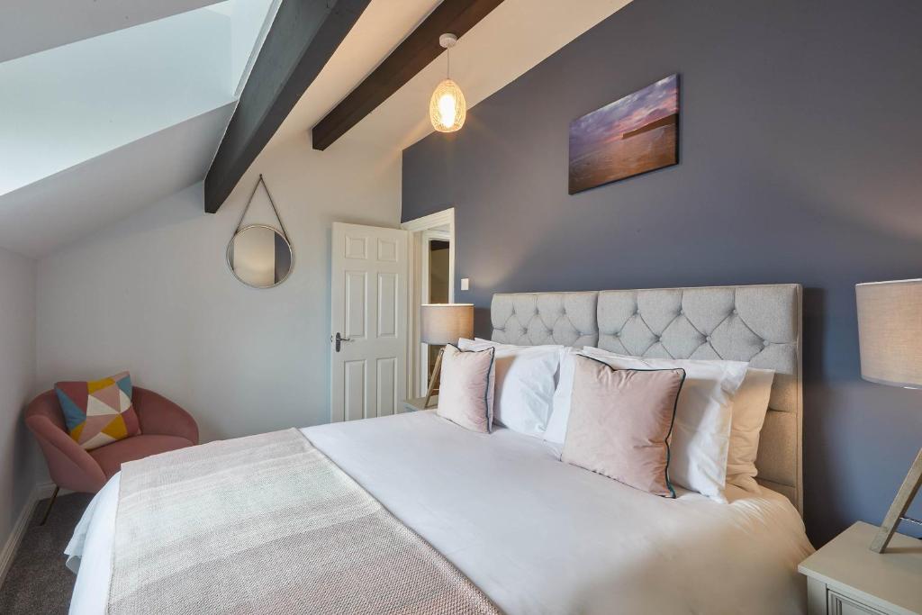 Host & Stay - Emerald Hideaway Apartment Image 1