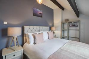 Host & Stay - Emerald Hideaway Apartment Image 3