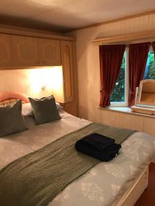 The Fox Inn, Roxby, Static Caravan Image 1
