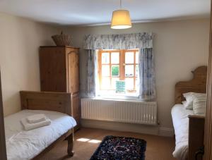 Elm Tree Cottage Image 1