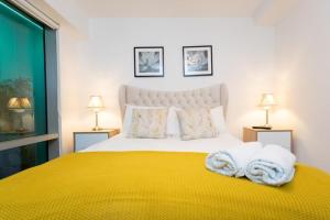 Live in Leeds Millenium Square Apartment Image 3