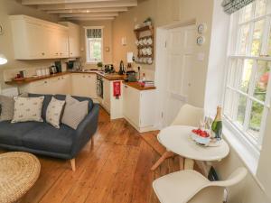 Oakridge Cottage Image 2