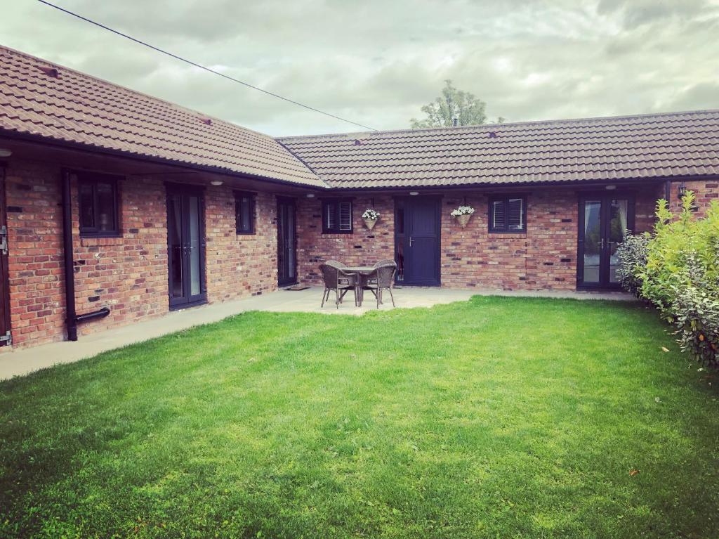 Boundary Cottage Image 1