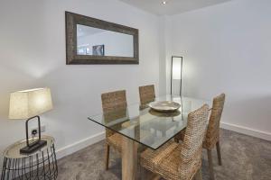 Host & Stay - Welton View Image 1
