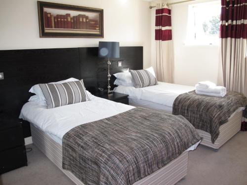 Churchill Two Bedroom Apartments with Free Parking and The Minster view Image 3
