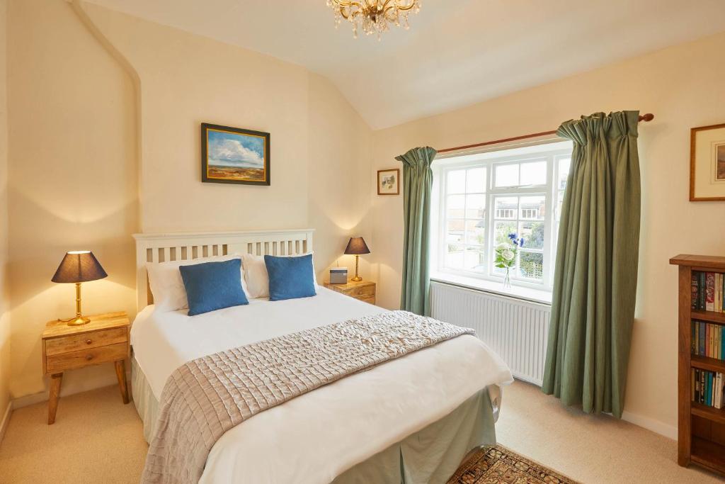 Host & Stay - Robin Cottage 8 Willowgate Image 3
