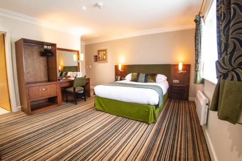 Burntwood Court Hotel Image 2