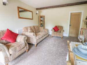Hill Top Cottage Image 3