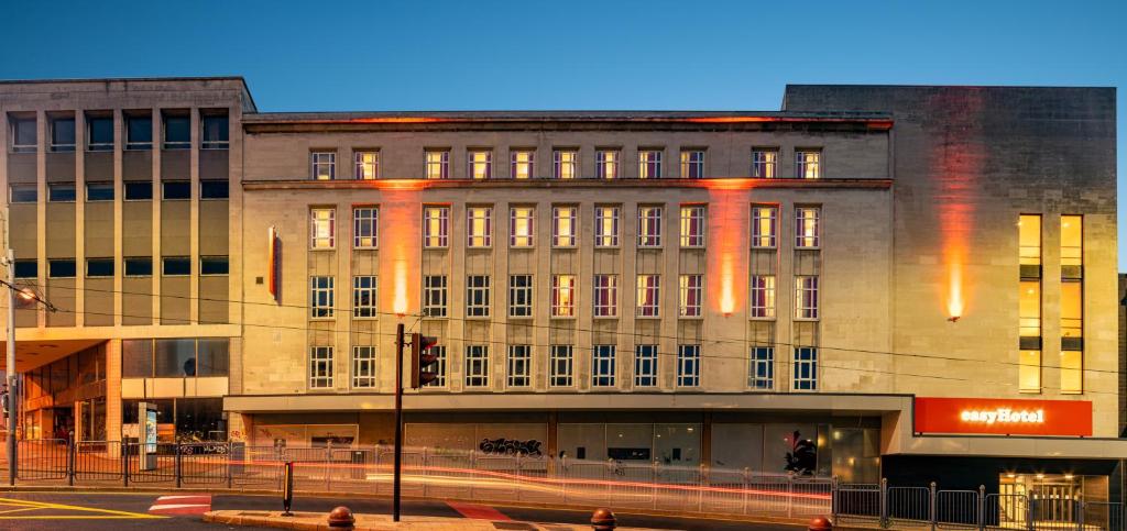 easyHotel Leeds Image 3