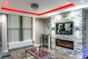 Aphrodite Suites Image 2