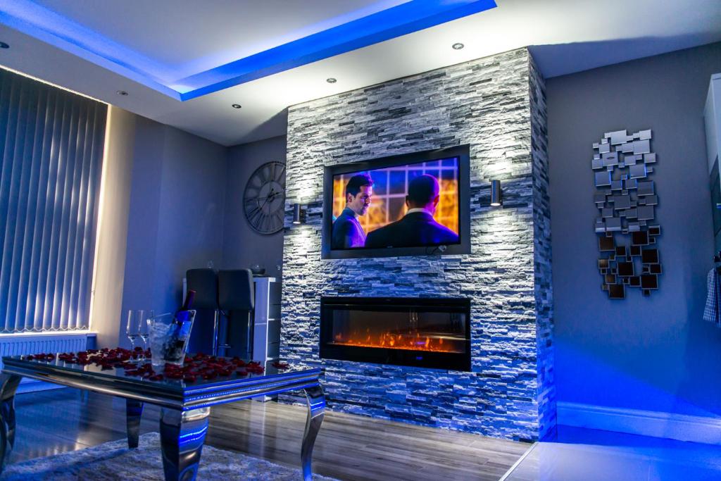 Aphrodite Suites Image 3