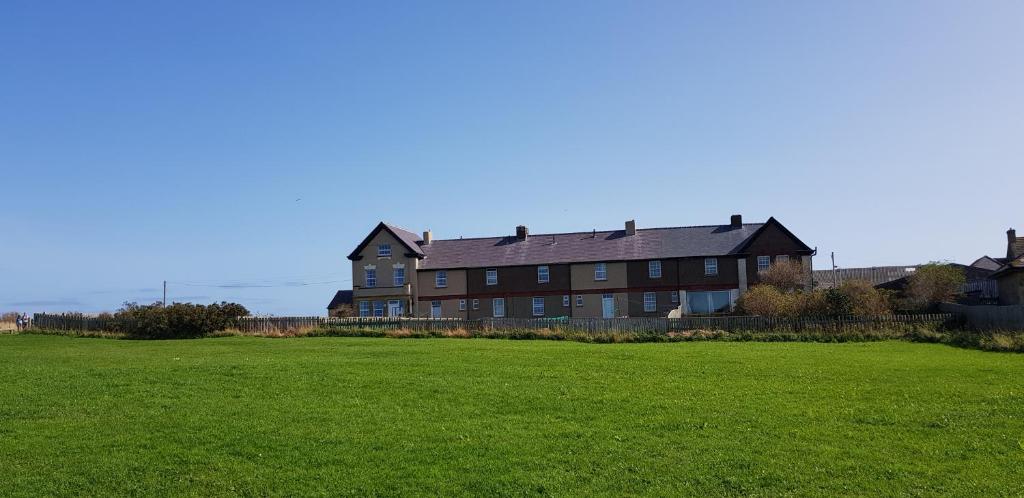 Coastguards Cottage Image 3