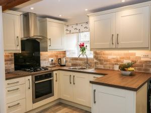 Mirk Cottage Image 3