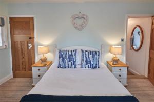 Host & Stay - Cobble Cottage Image 5