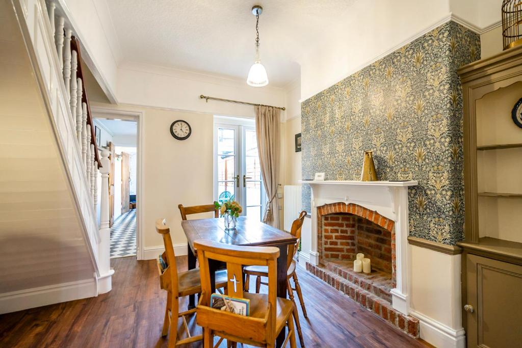 Victoria Cottage Image 2