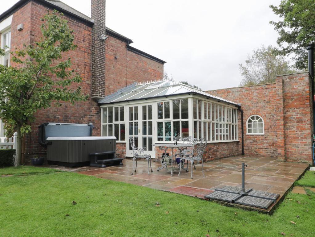 Ash Tree Lodge Image 1