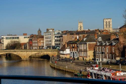Over the River - Emperors Wharf Image 3