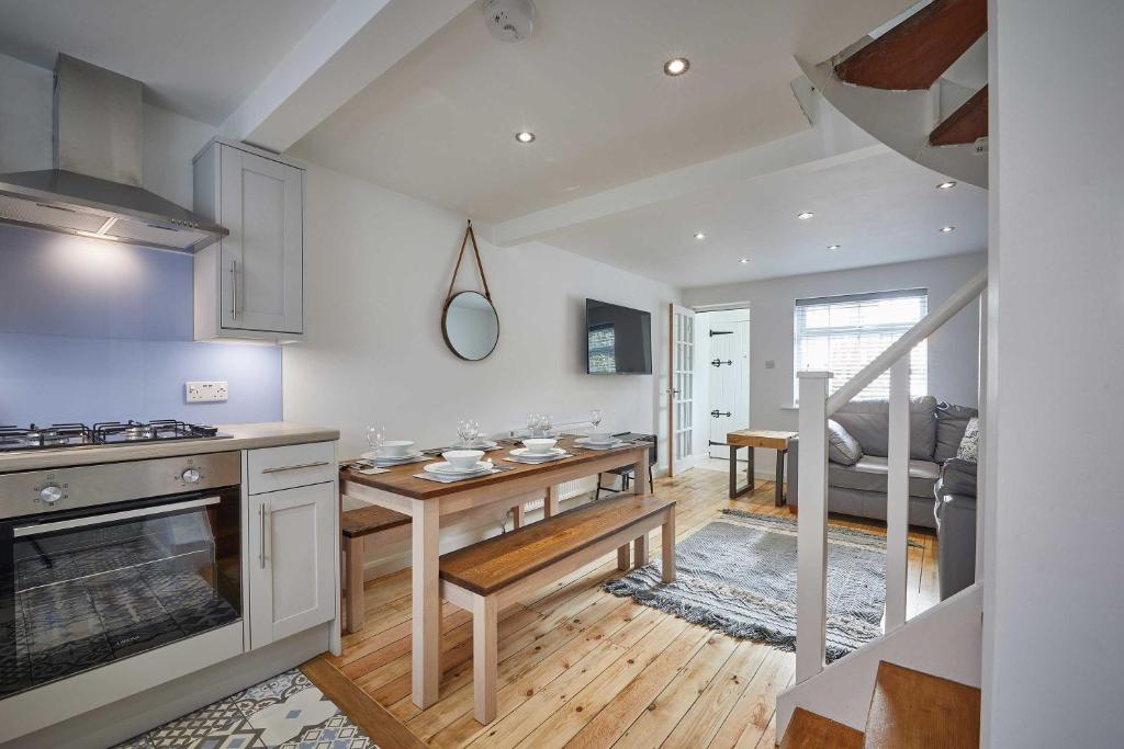 Host & Stay - Oasis Cottage Image 1