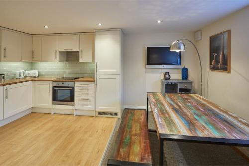 Host & Stay - Sitwell Cottage Image 3