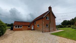 Woodlands Cottage Image 3
