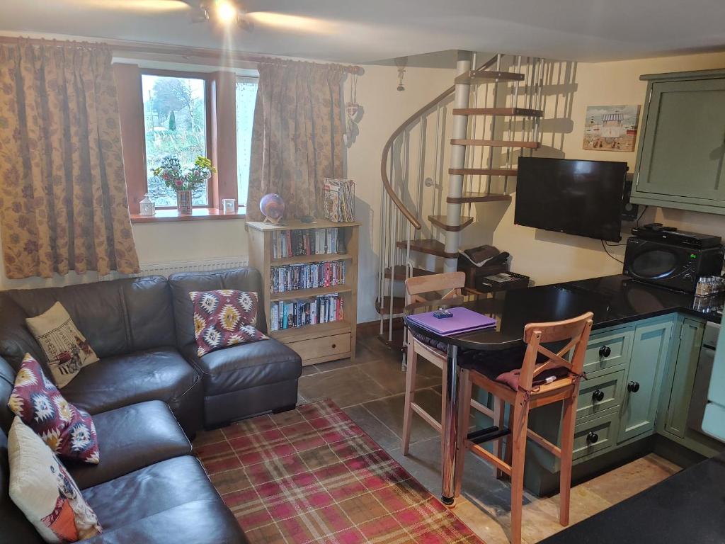 Pellcroft Cottage Image 3