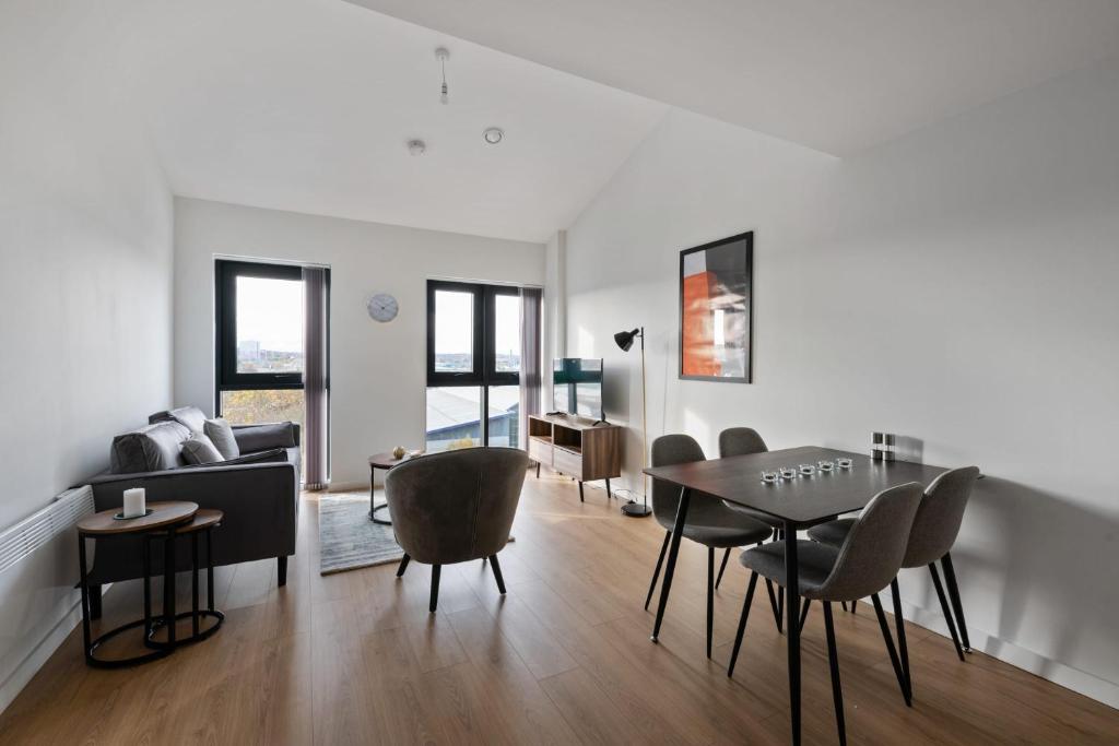 Beautiful 2 bedroom apartment in a converted mill Image 1