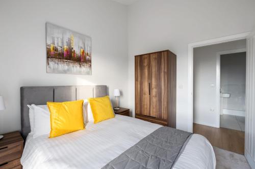 Beautiful 2 bedroom apartment in a converted mill Image 2