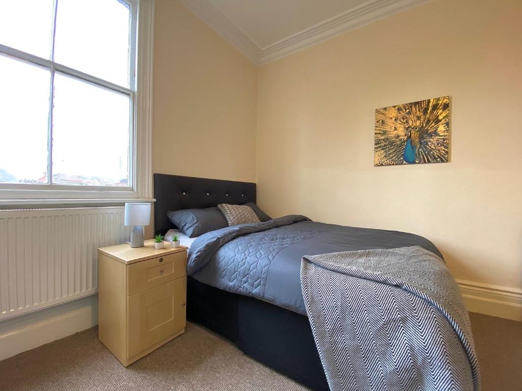 Spacious Victorian Double Room Image 1