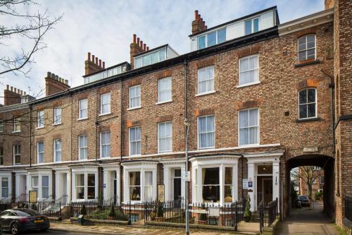 Hedley House Hotel & Apartments Image 2