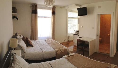 Admiral Hotel Image 1
