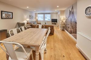 Host & Stay - Sherlock Cottage Image 9
