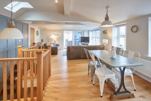 Host & Stay - Turnstone Cottage Image 3