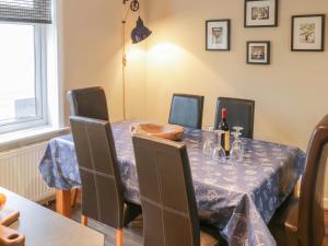 Mulgrave Cottage Image 3