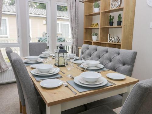 Charming lodge located on Cayton Bay Holiday Park Image 1