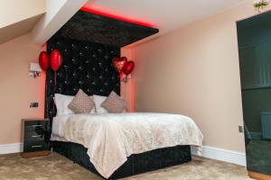 Aphrodite Suites Huddersfield Image 2