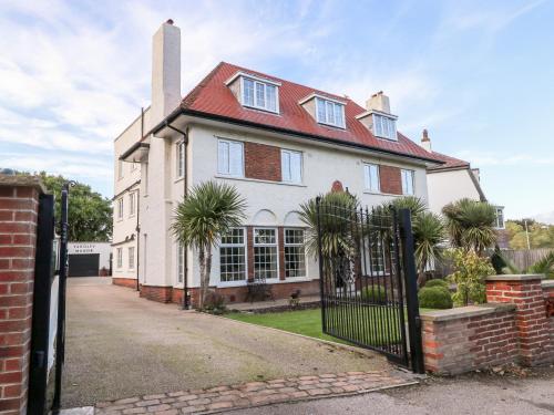 Yardley Manor Image 3