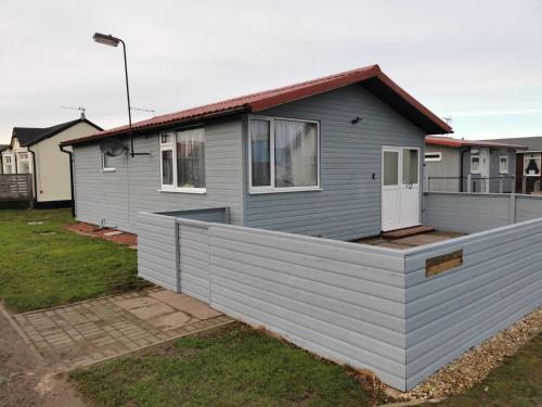 Captivatingly Stunning 2-Bed Chalet in Bridlington Image 1