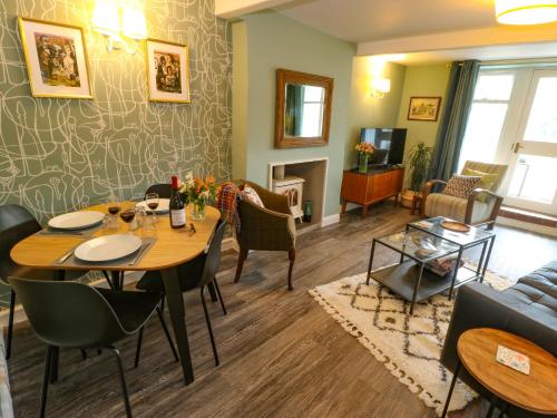 Townend Cottage Image 1