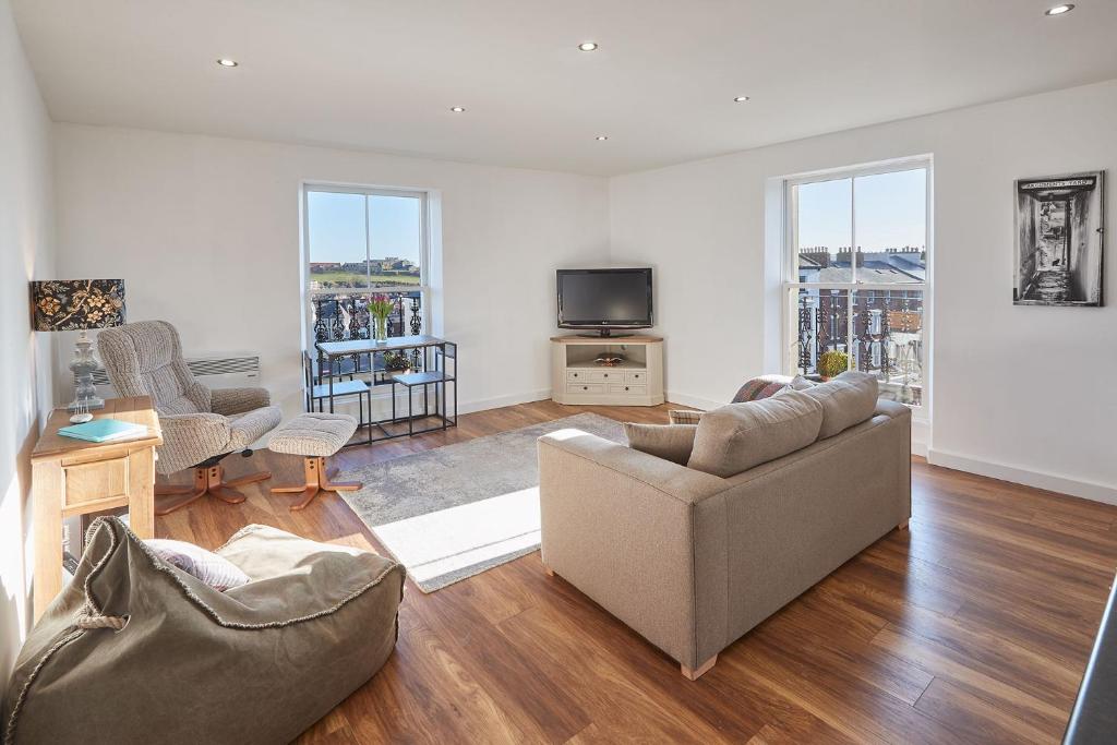 Host & Stay - The Salt Nook Image 1
