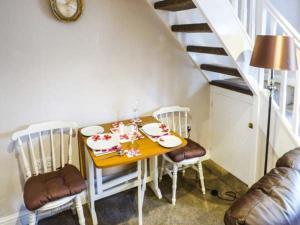 Owl Cottage Image 3