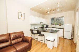 Laburnum View Image 2