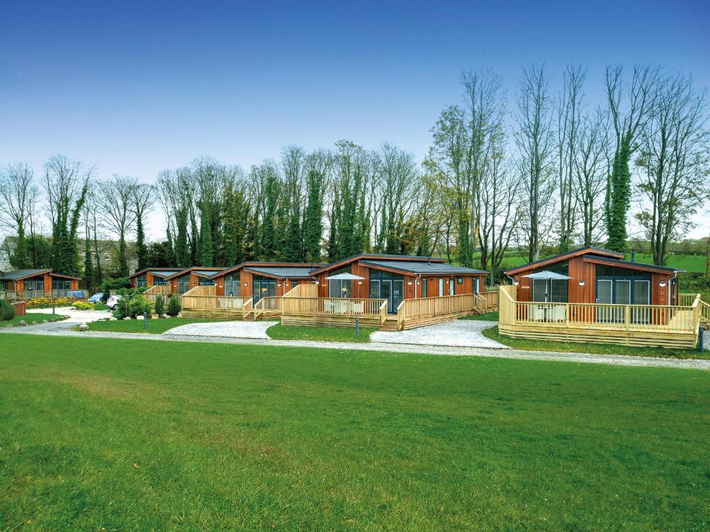 Otter Lodge Image 1