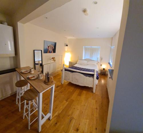 Cosy stable conversion between Sheffield & Leeds Image 2