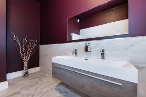 Nydsley Hall by Maison Parfaite - 4 Luxury Apartments - 2 with Hot Tubs Image 1